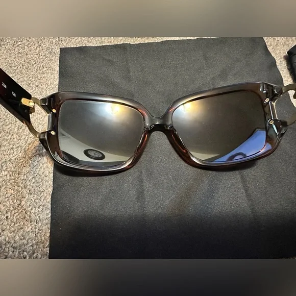 Rare!! SALVATORE FERRAGAMO SF666S 238 FRAMES SUNGLASSES 55-17-125 W/ CASE ETC
